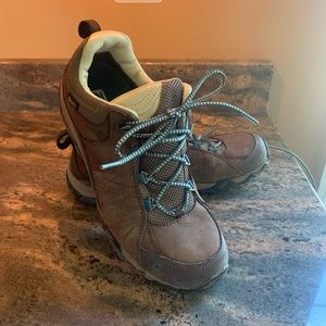 oboz sapphire low bdry